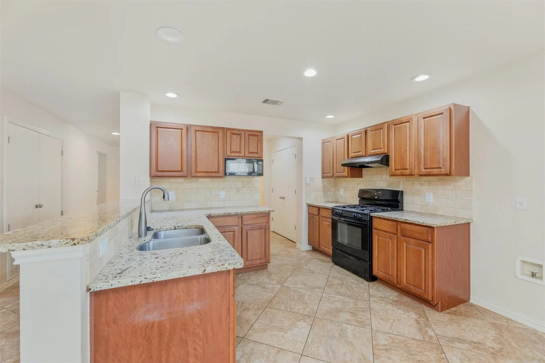 Photo of 18412 Sunhaven CV