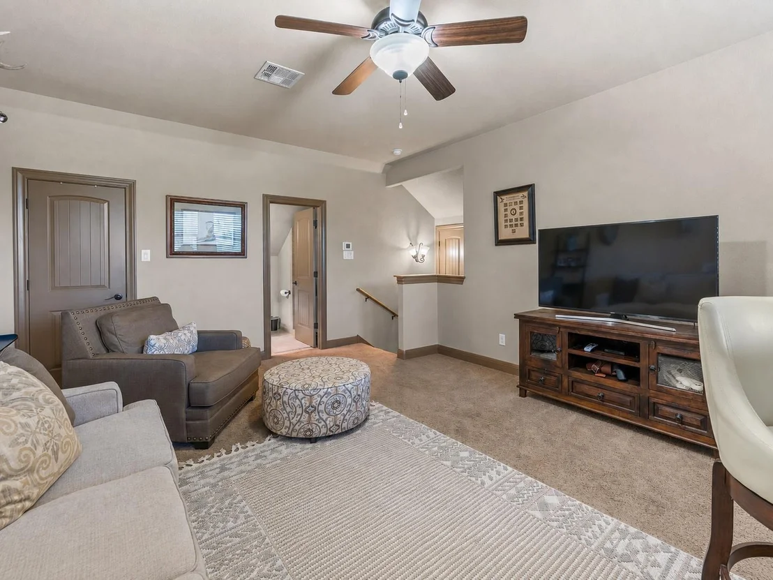 Photo of 104 Vista LN
