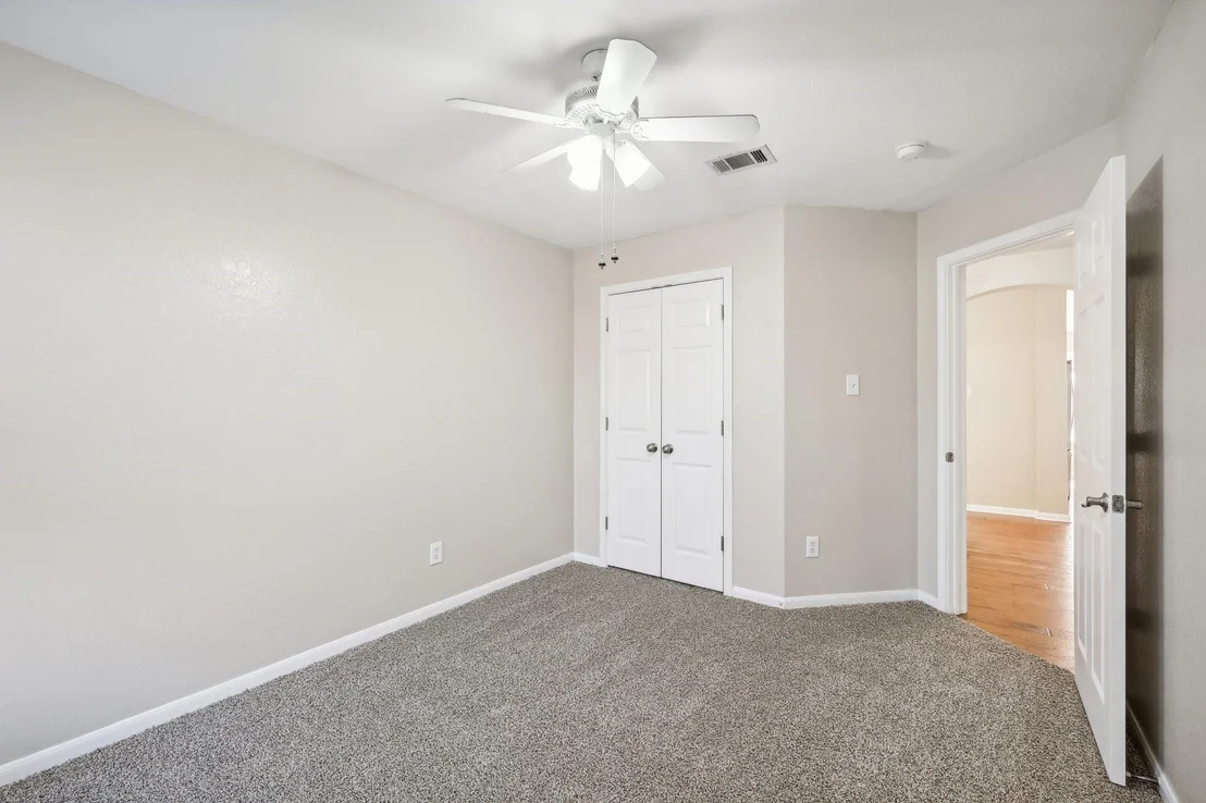 Photo of 127 Hickory LN