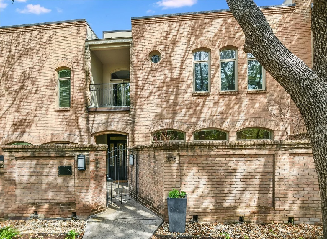 Photo of 3718 Bridle PATH