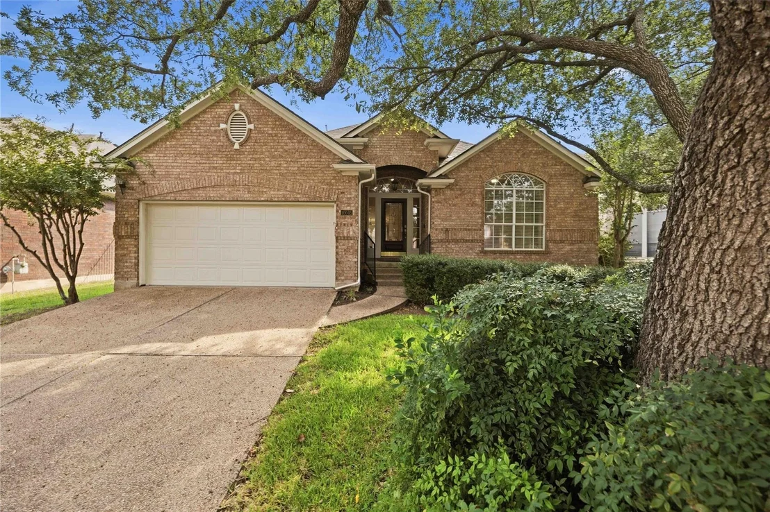 Photo of 10045 Planters Woods DR