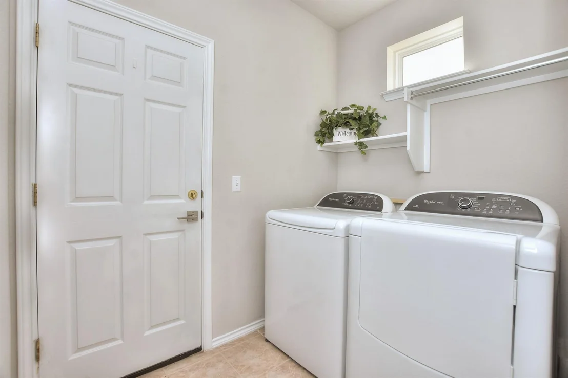 Photo of 245 Bonham LOOP