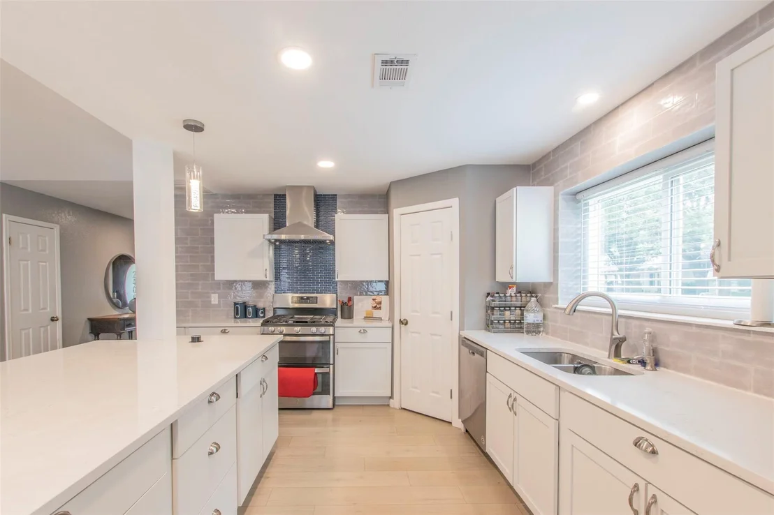 Photo of 2400 Braemar CV