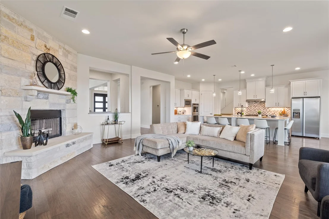 Photo of 412 Lindale CV