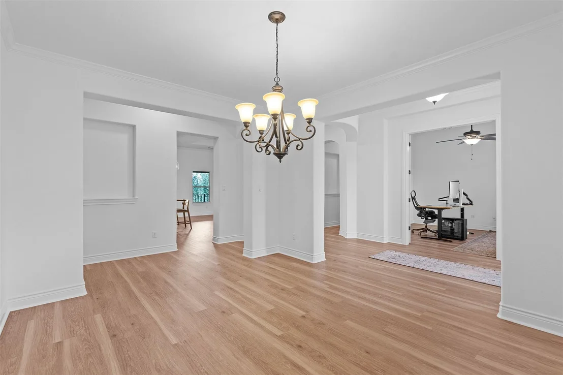 Photo of 1075 Bluff Woods DR