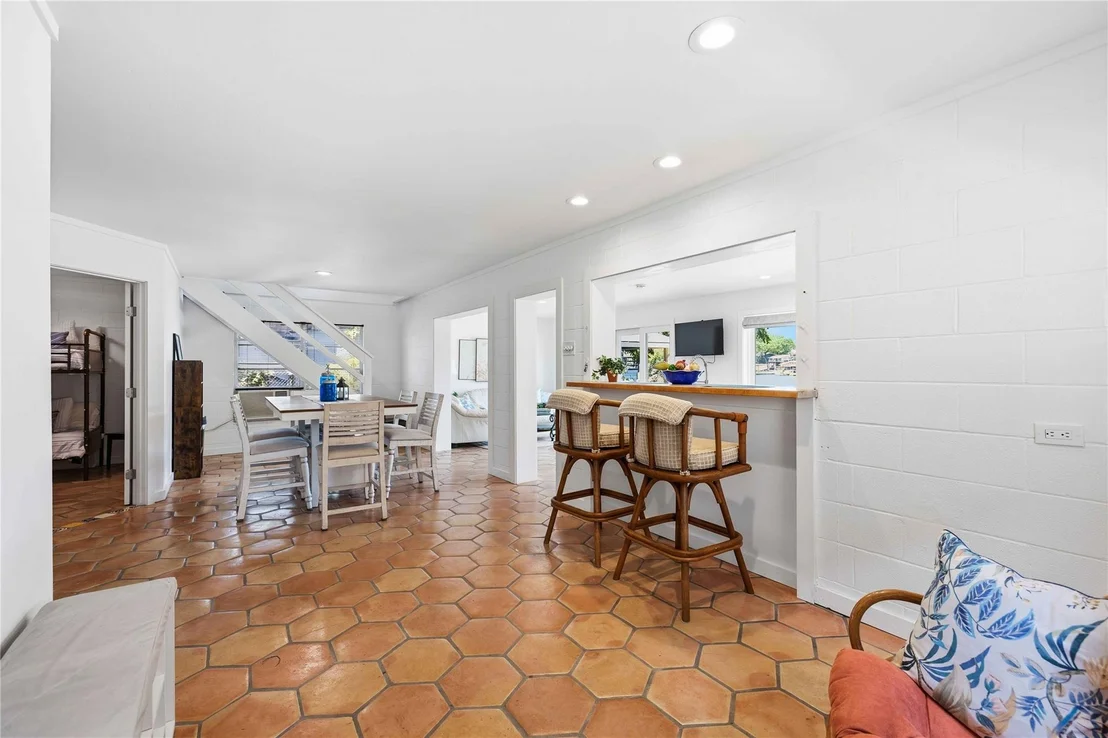 Photo of 1308 Lakeside DR