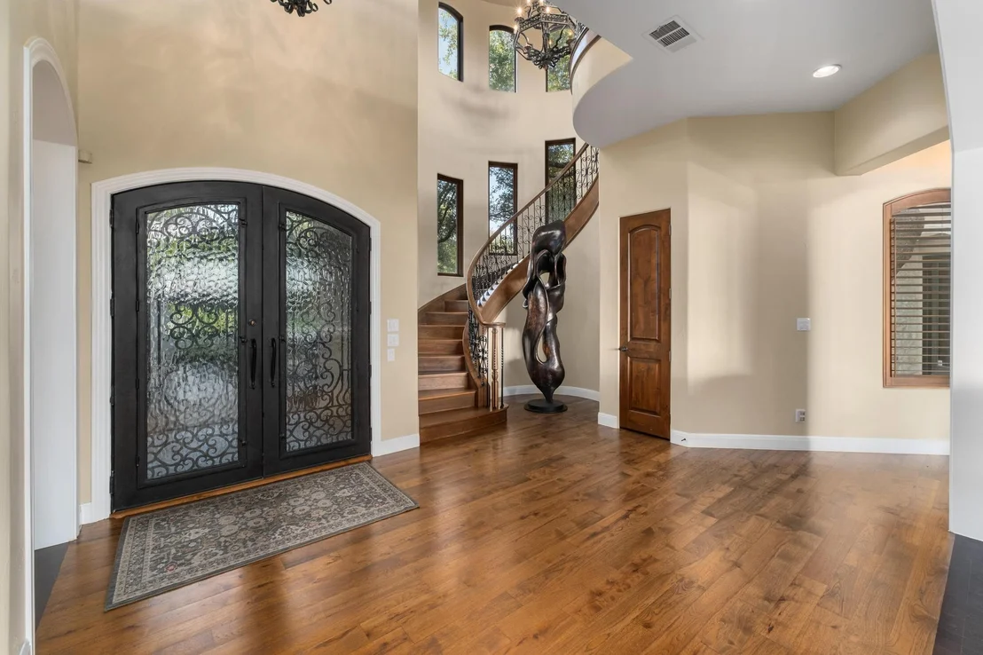 Photo of 16005 Chateau Ave