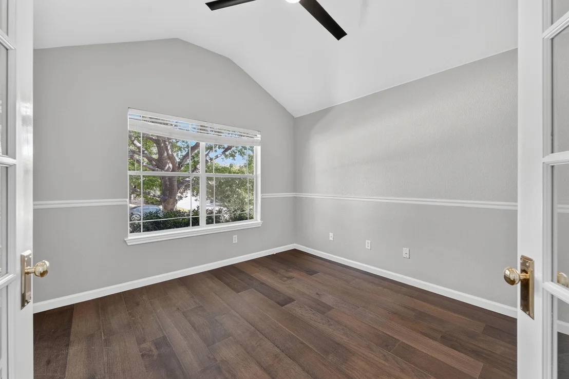 Photo of 1004 Applerock