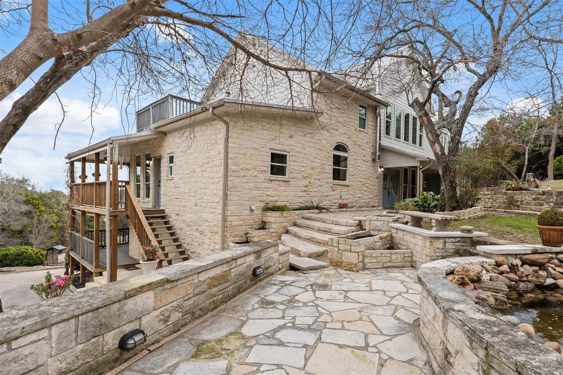 Photo of 5926 Lakeside DR