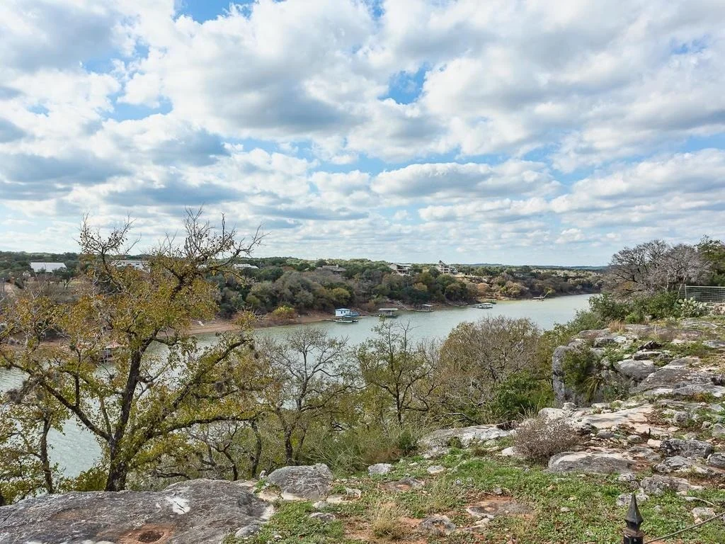 Photo of 1102 Cliffview DR