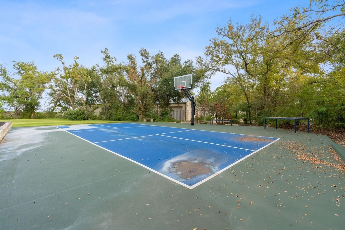 Photo of 10 HEDGE LN