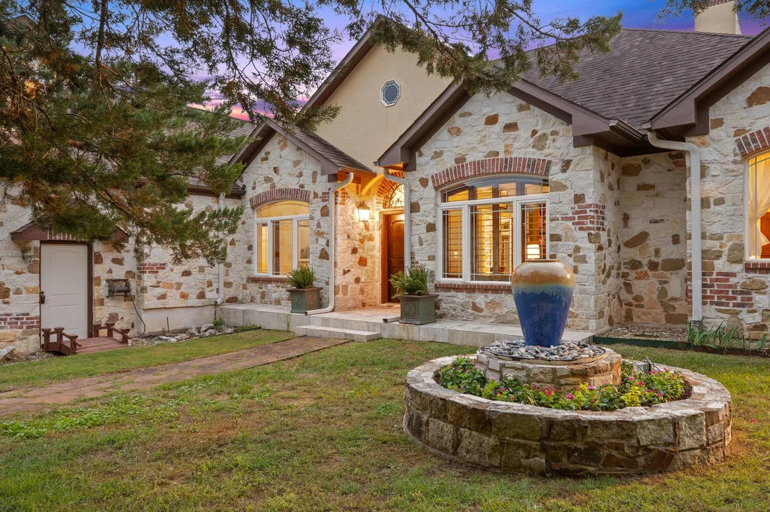 Photo of 8121 Bluff TRL