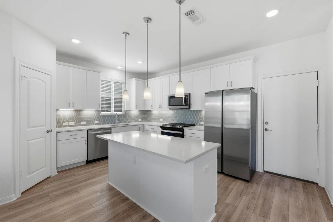 Photo of 5408 Mars LN