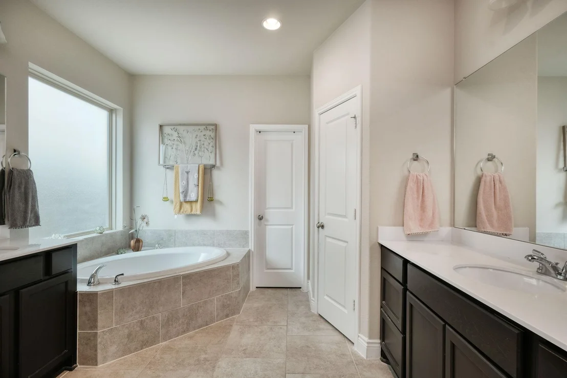 Photo of 550 Cortona LN