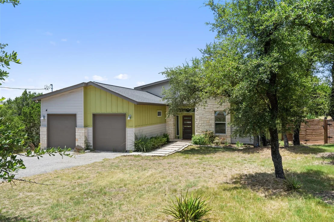 Photo of 17213 Oak Cliff CIR