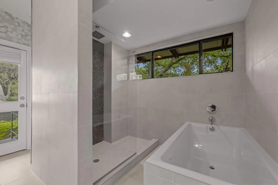 Photo of 10109 Devereux DR