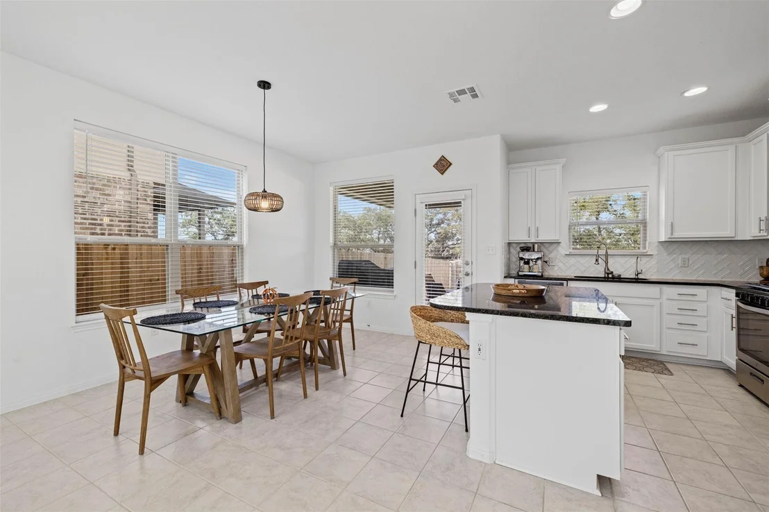 Photo of 424 Arrowhead Vine ST