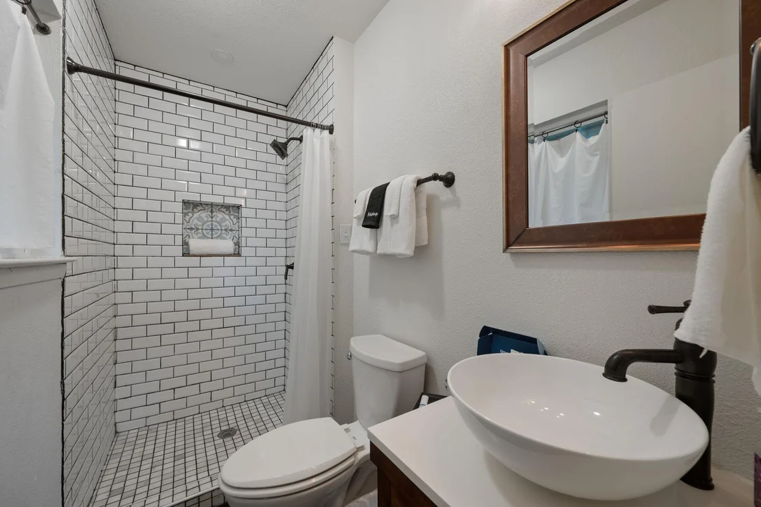 Photo of 1913 Edgeware DR