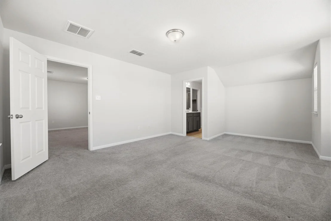Photo of 211 Silver Glen DR