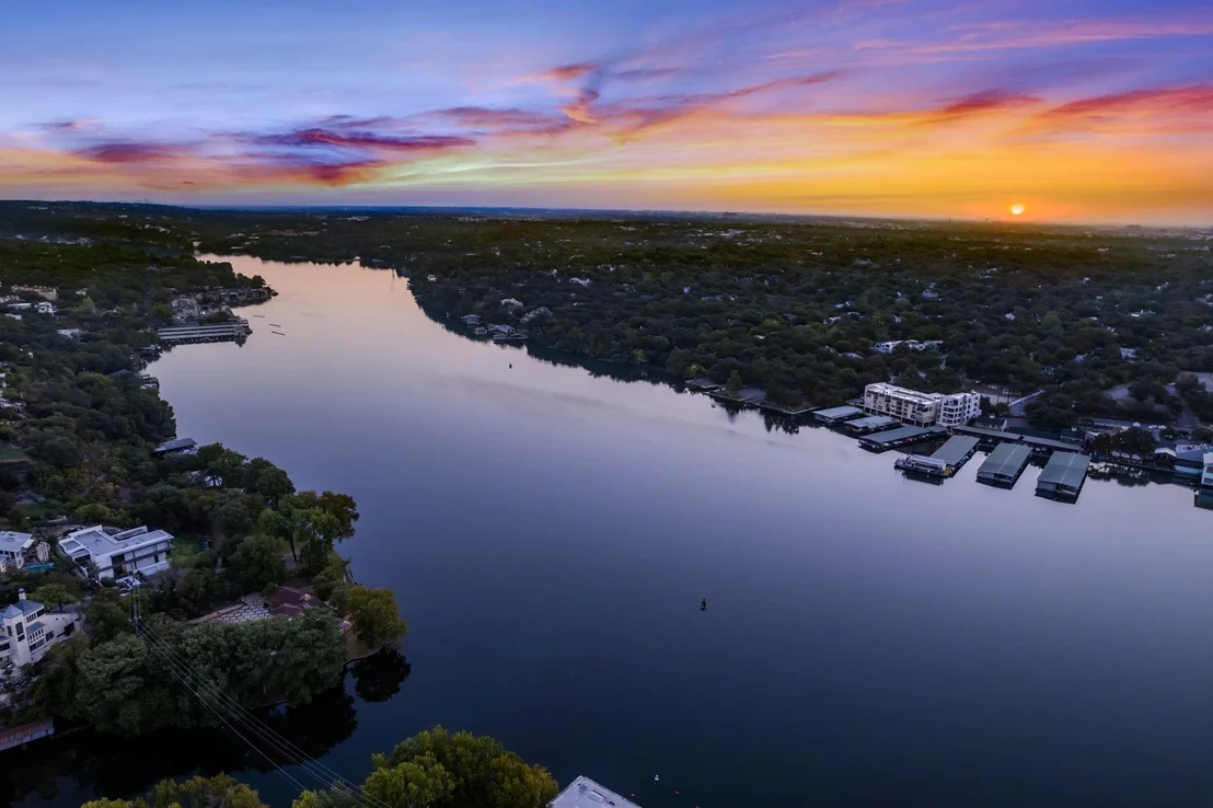 Photo of 1700 Lakeshore DR