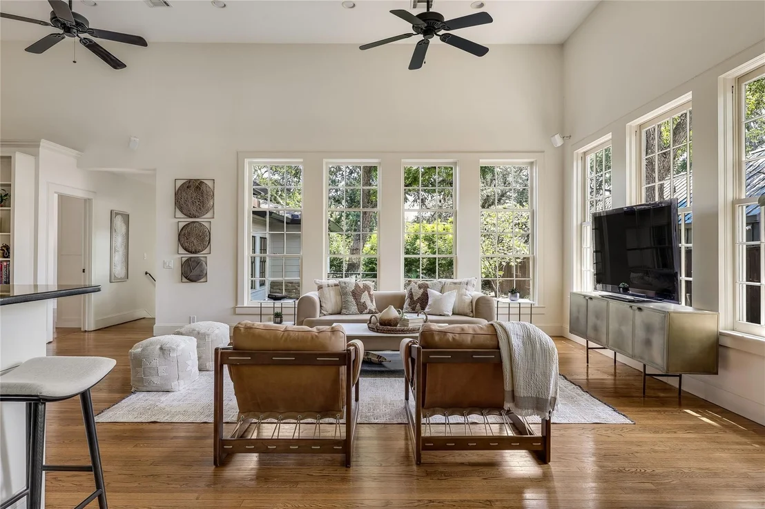 Photo of 4705 Fairview DR