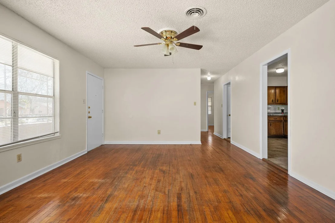 Photo of 302 Easy ST
