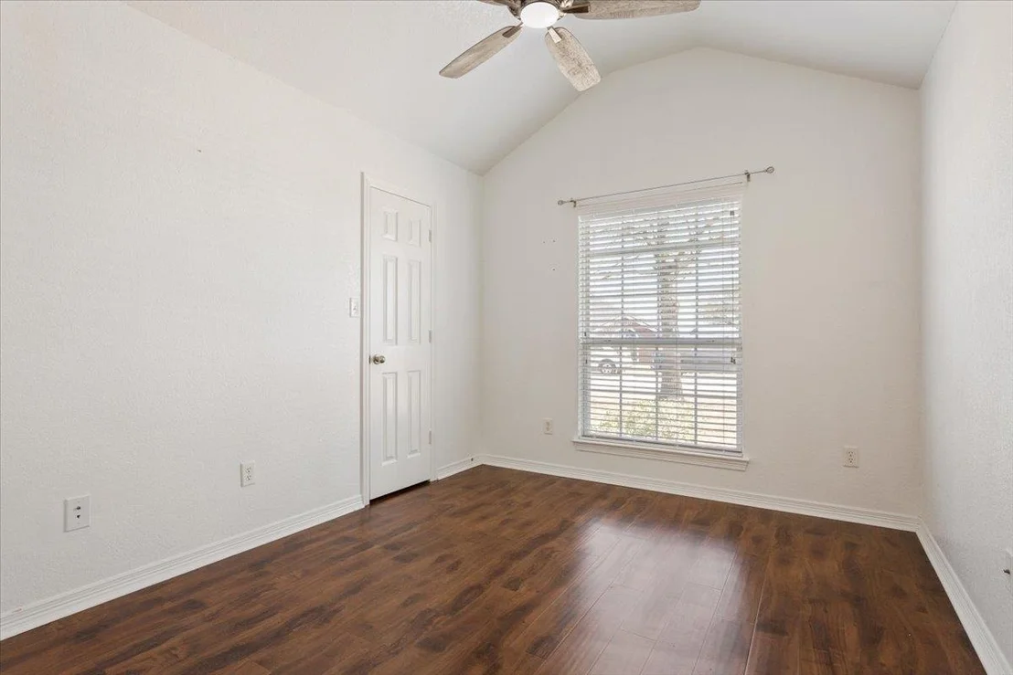 Photo of 5128 Duke DR