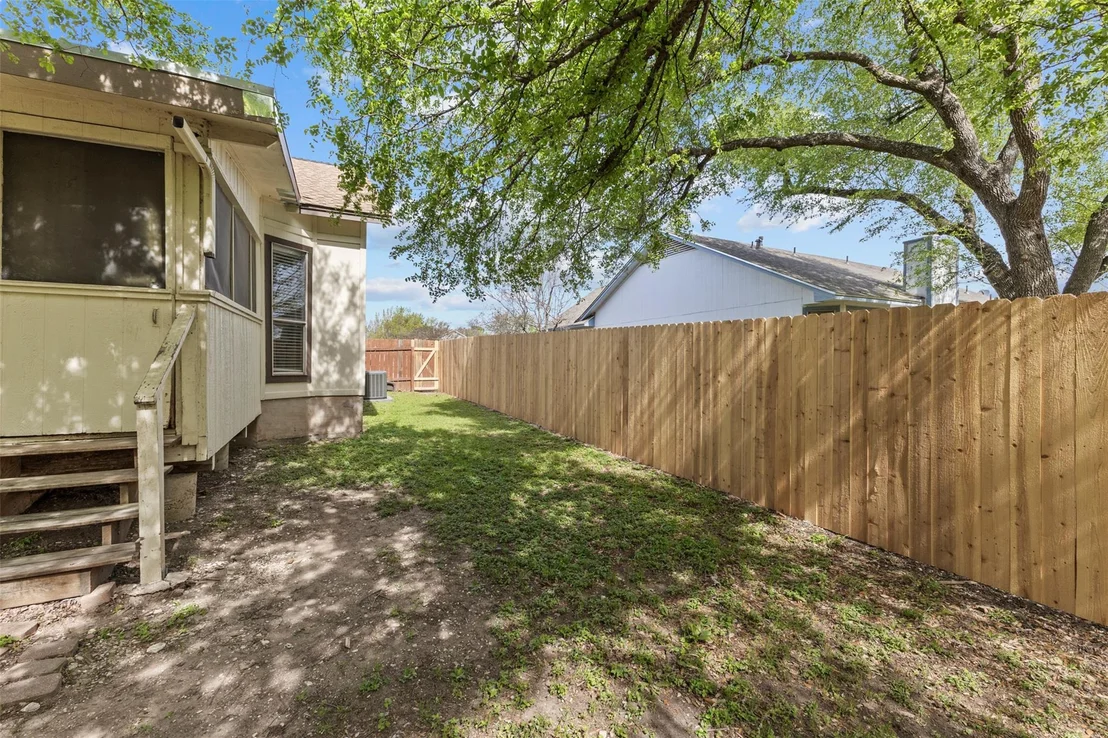 Photo of 16503 Edgemere DR