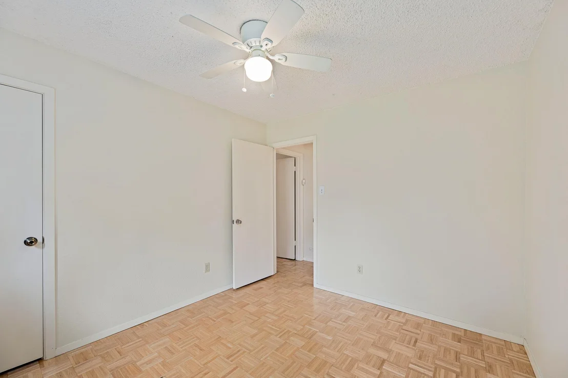 Photo of 8022 Scotland Yard
