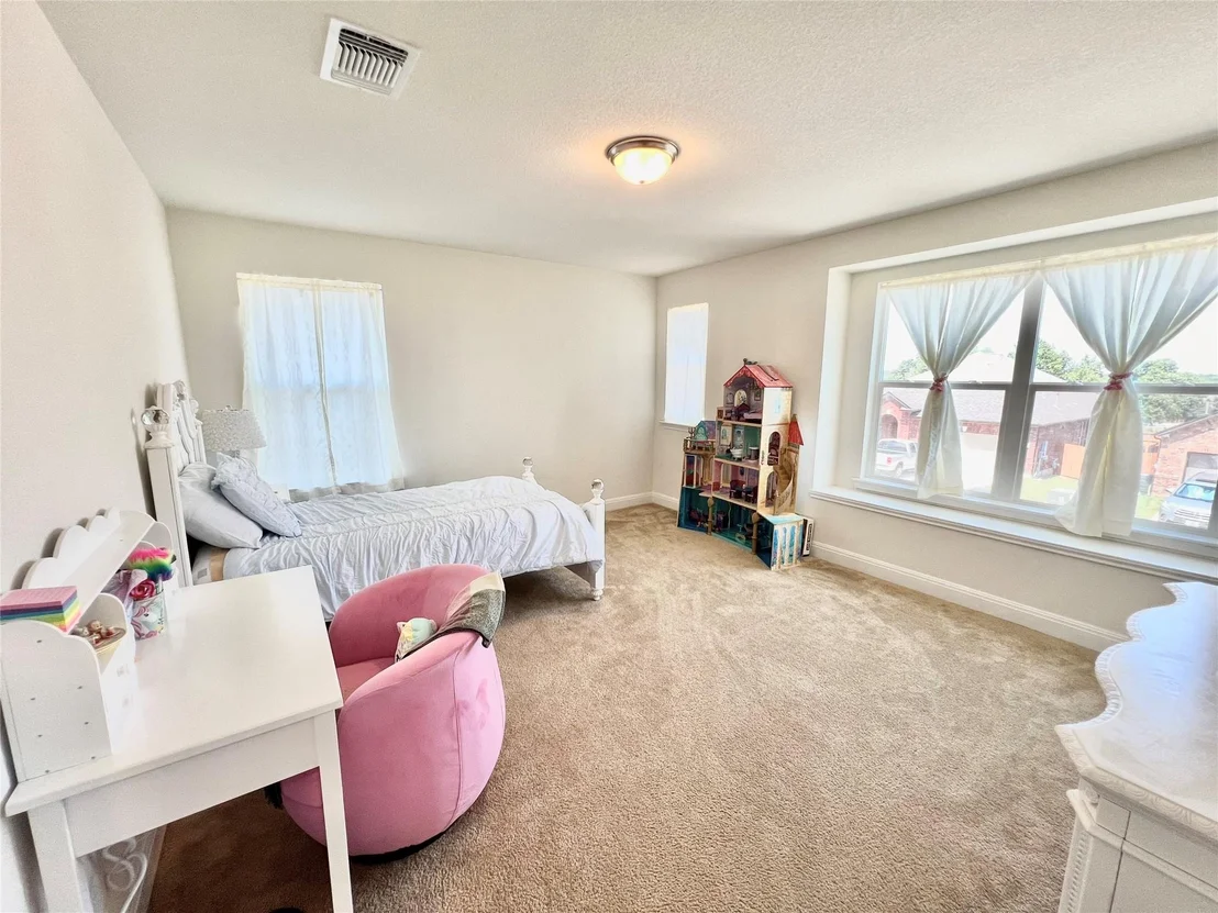 Photo of 504 Sheepshank DR