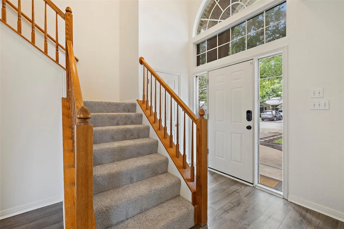 Photo of 900 Laurel CV