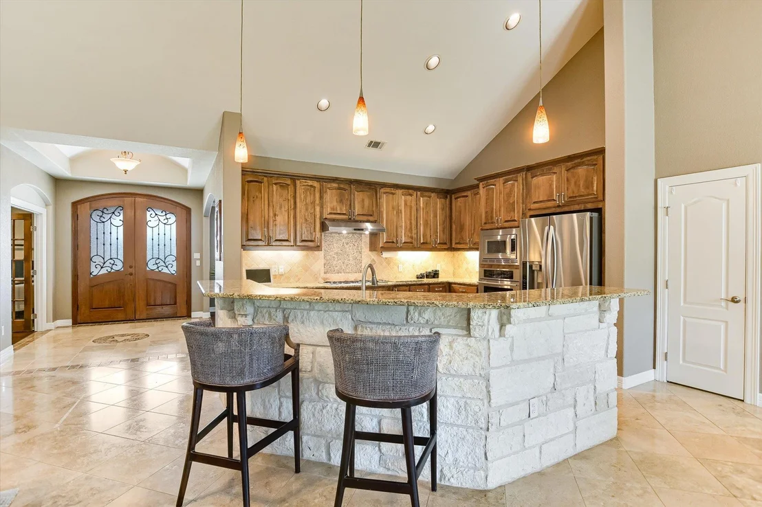 Photo of 604 Lake Side CV