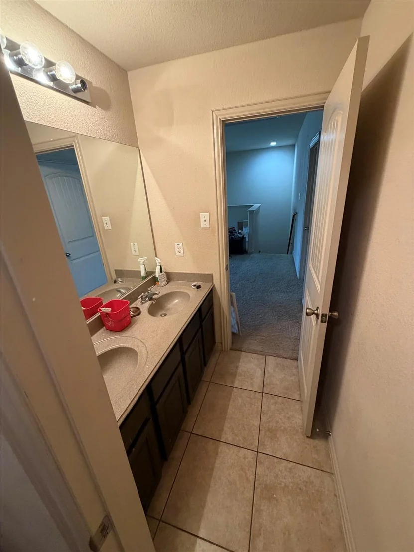 Photo of 2328 Ambling TRL