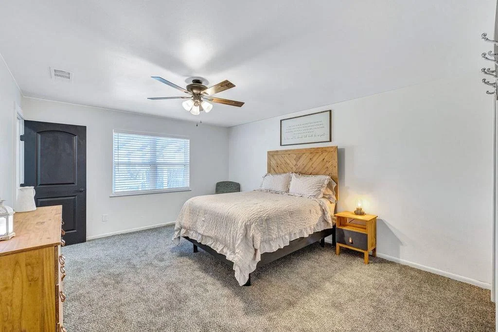 Photo of 309 W Avenue H Ave