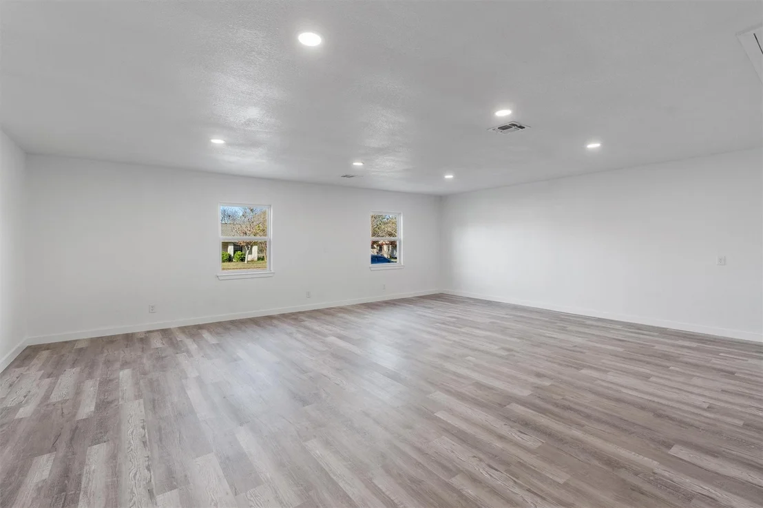 Photo of 1701 Deep Wood DR