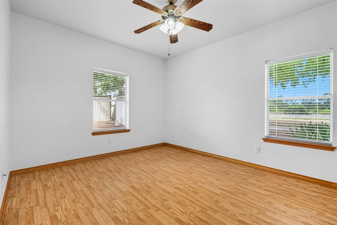 Photo of 105 Davis DR
