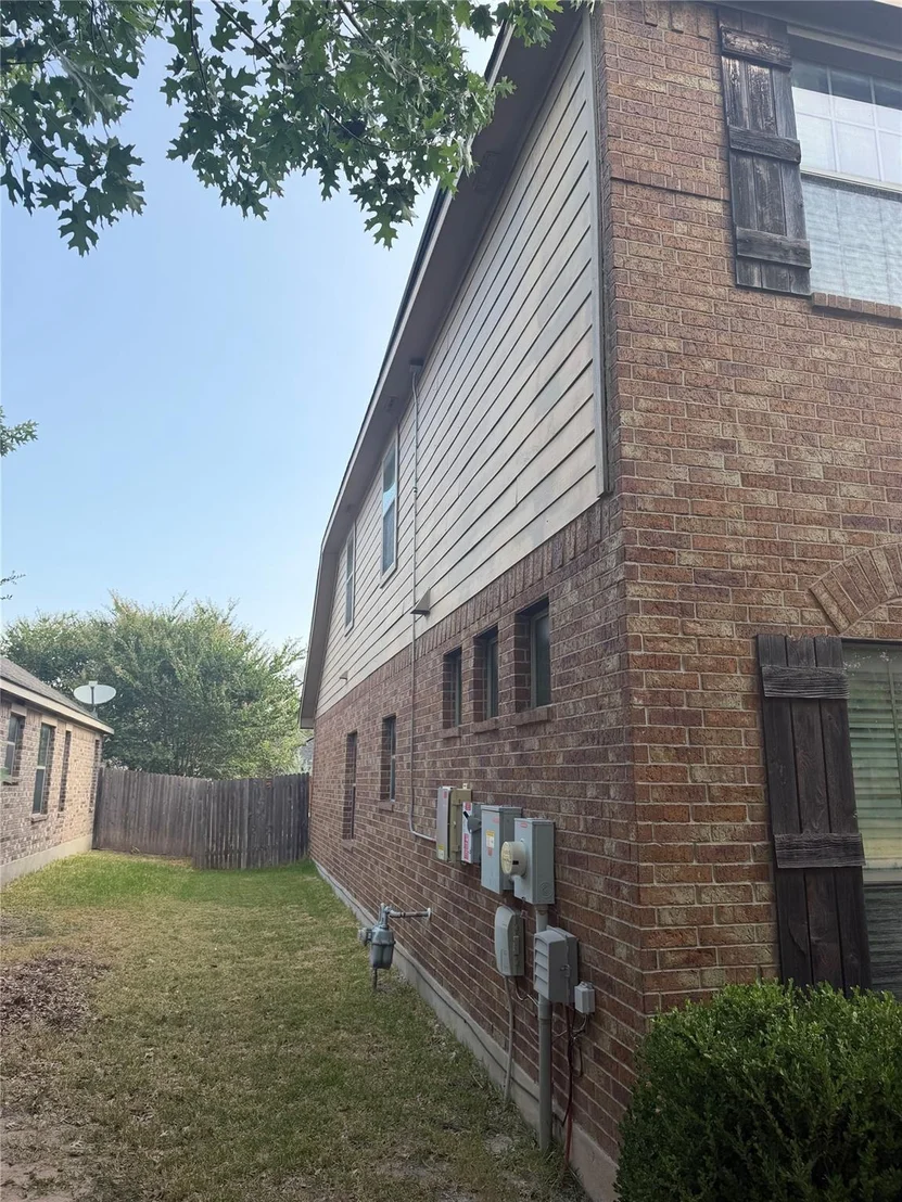 Photo of 2328 Ambling TRL