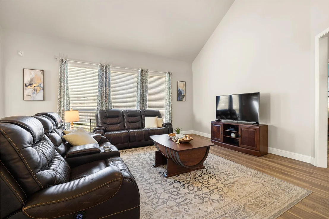 Photo of 1104 Bethpage DR