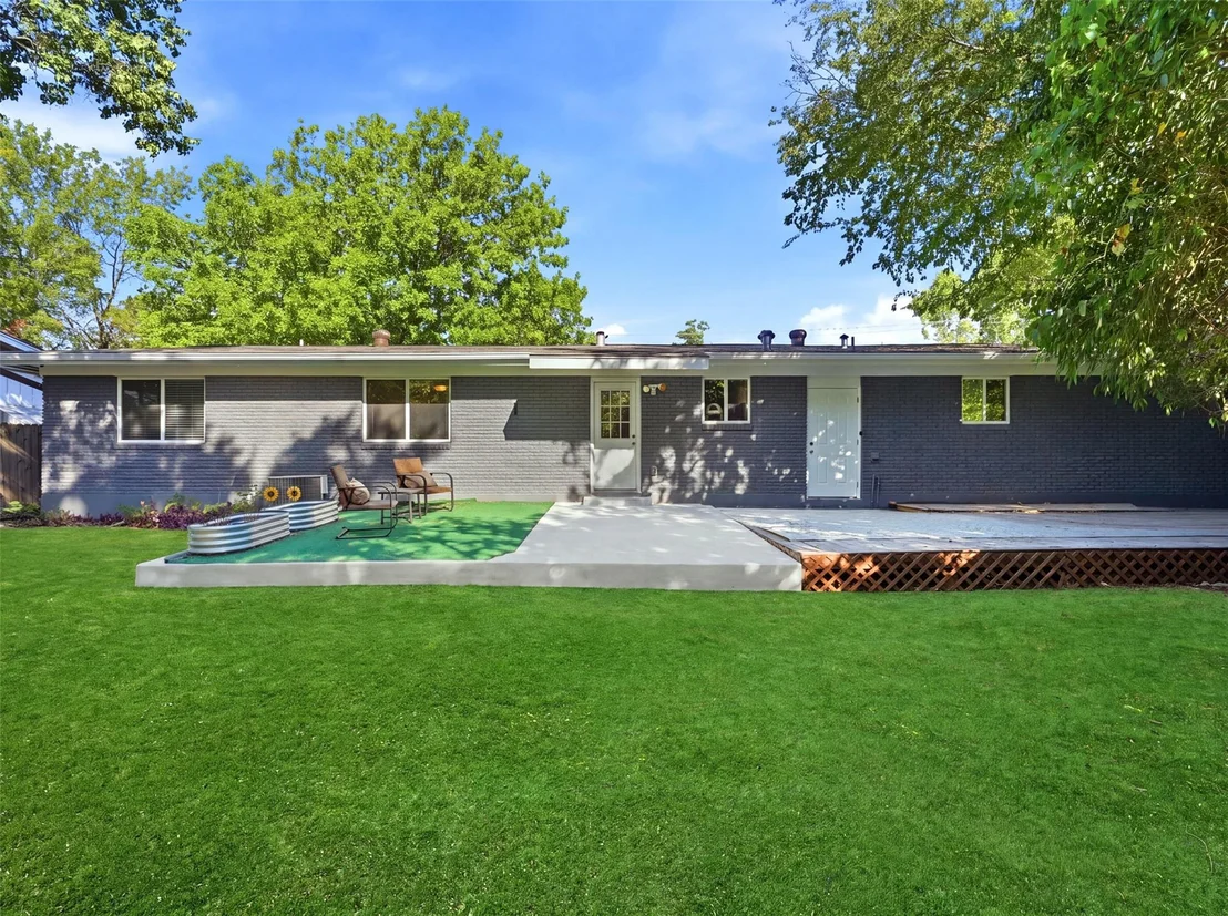 Photo of 5607 Berkman DR