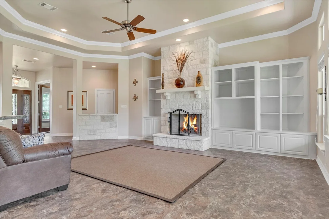 Photo of 307 E Pheasant RD