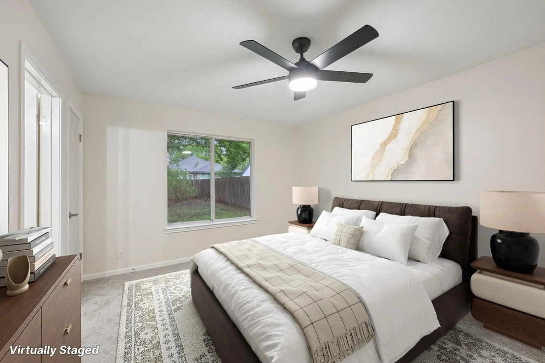 Photo of 500 Britni LOOP