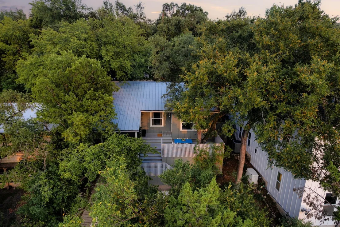 Photo of 2007 Alameda DR