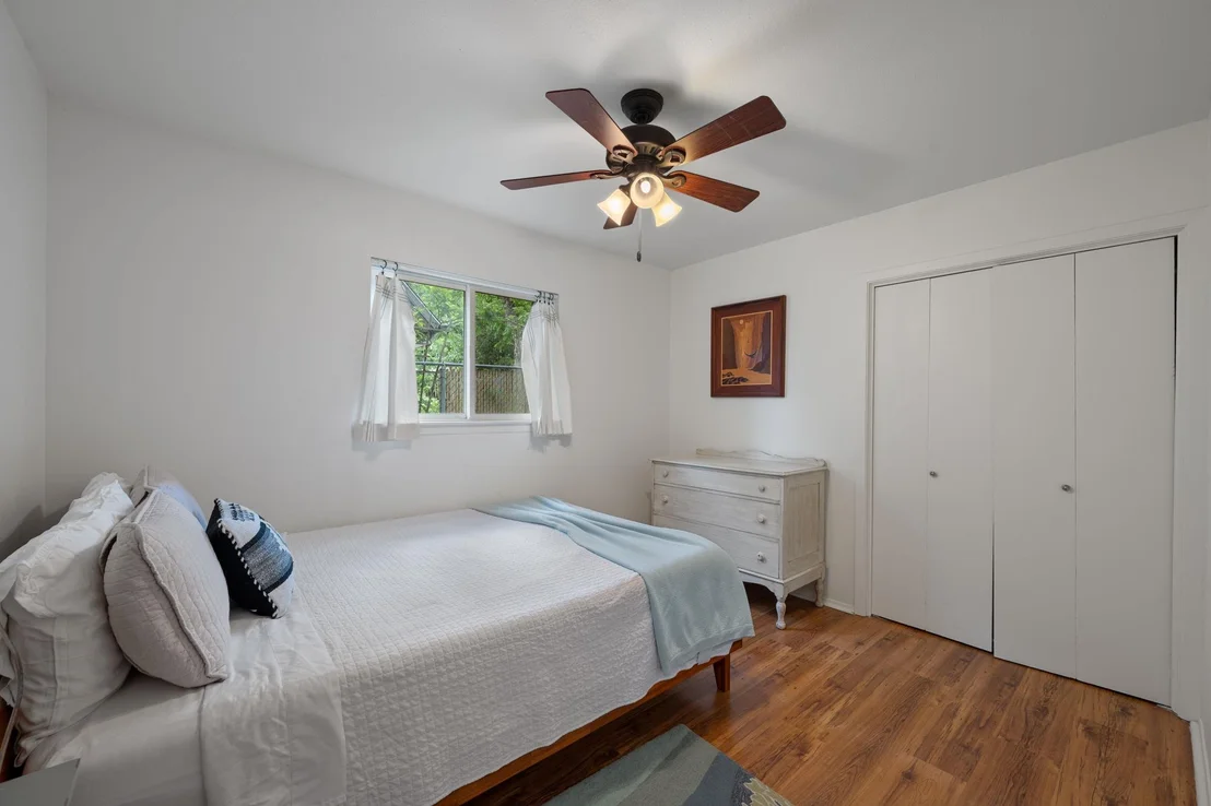 Photo of 1913 Edgeware DR
