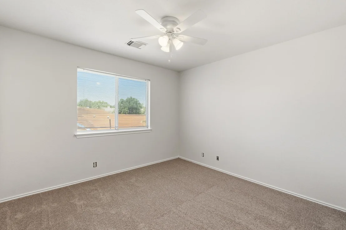 Photo of 3305 Clint CV