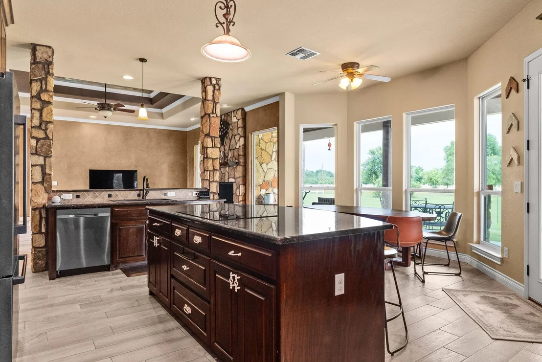 Photo of 121 Eagle Rock