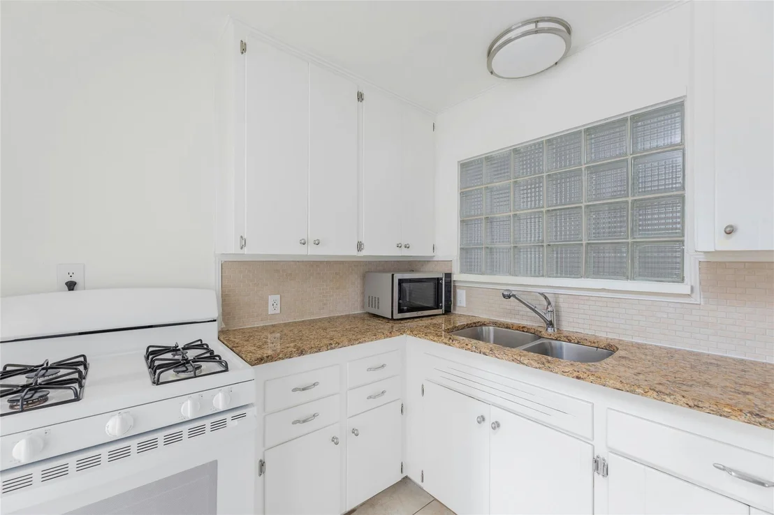 Photo of 6401 Kenilworth DR