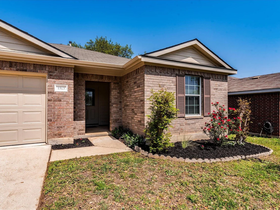 Photo of 1513 Hawk DR