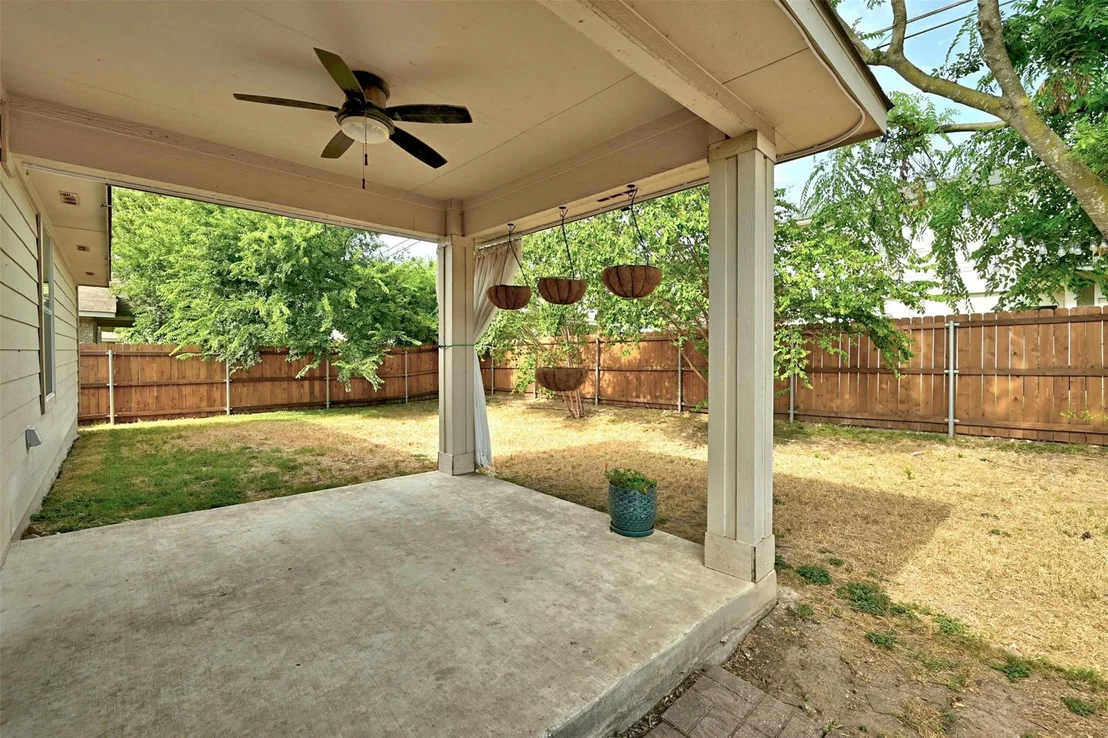Photo of 1301 Rainbow Parke DR