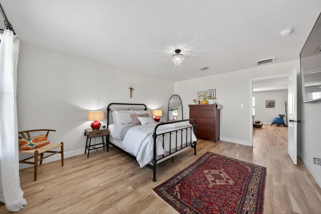 Photo of 613 Whitman Ave