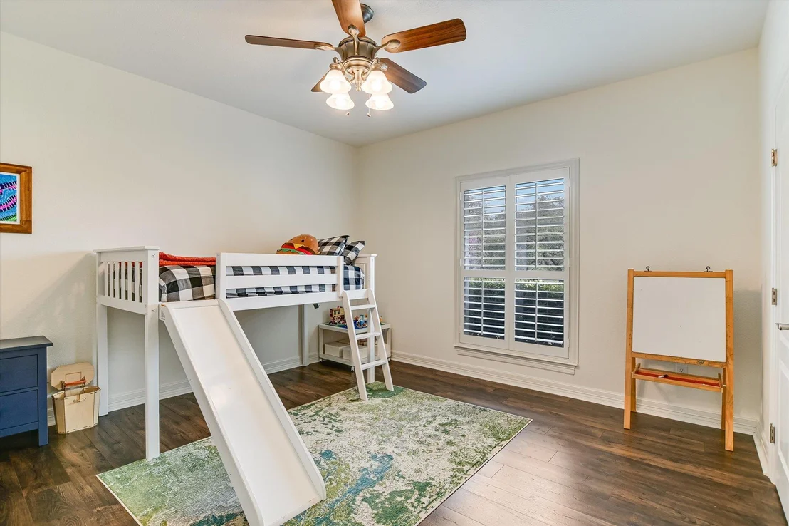 Photo of 604 Lake Side CV